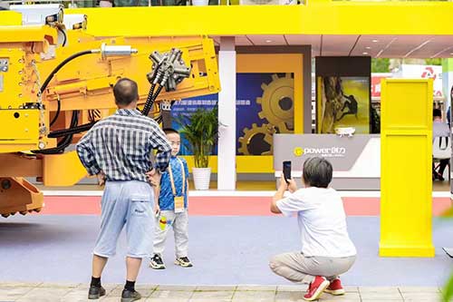 热烈祝贺上海ag真人平台官方集团参展贵州能博会取得圆满成功(图5)
