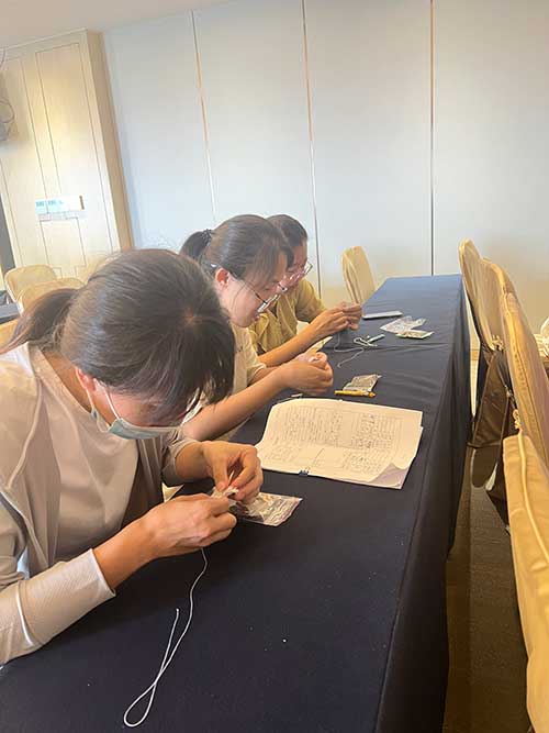 【巧手做香包 健康迎端午】ag真人平台官方集团开展香包制作活动(图3)