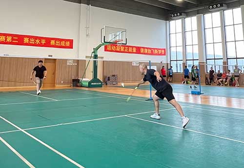上海ag真人平台官方集团成功举办2023年重固镇职工羽毛球比赛(图7)