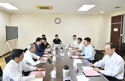 上海ag真人平台官方集团创始人石华辉一行赴冀中能源集团走访交流(图1)